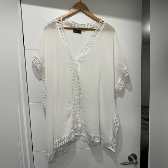 Light weight beach cover up. Never worn. - Picture 1 of 1